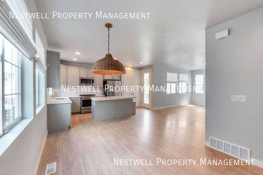 4954 W Evergreen Ln - Photo 3 of 35