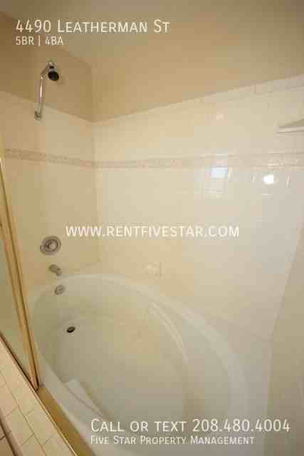 4490 Leatherman St - Photo 6 of 17