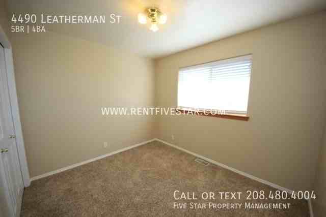 4490 Leatherman St - Photo 7 of 17