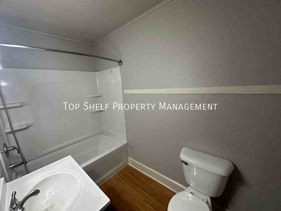1438 9th St #1 - Photo 3 of 6