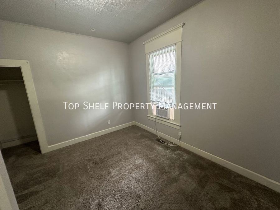 1438 9th St #1 - Photo 4 of 6