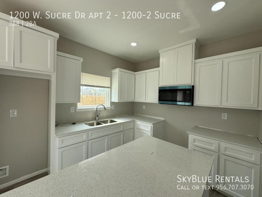 1200 W Sucre Dr Apt 2 - Photo 3 of 14