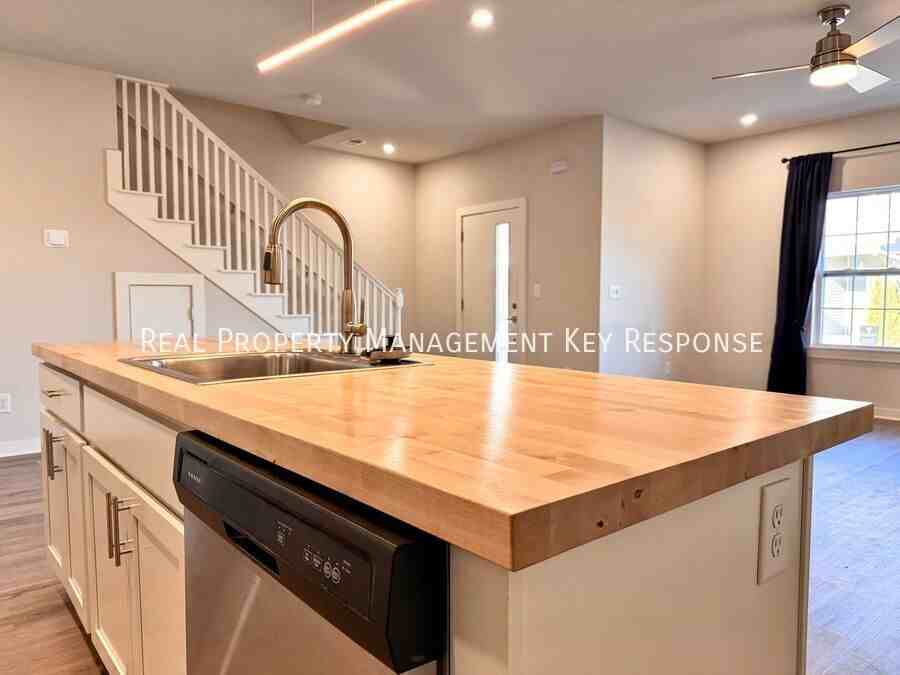 3615 Hydes Ferry Rd - Photo 4 of 17