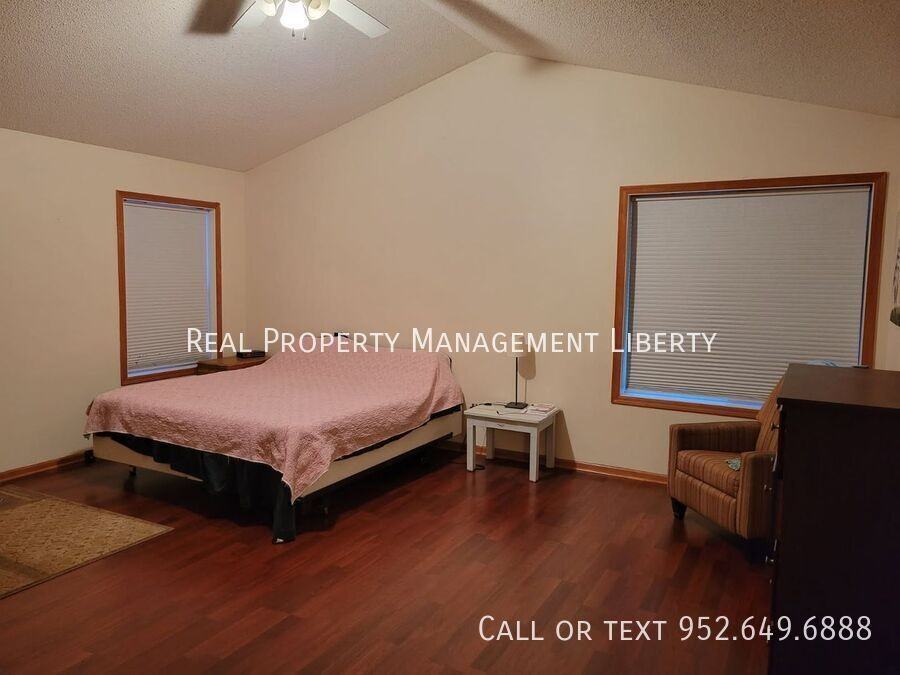 10415 Ponds Way - Photo 2 of 5