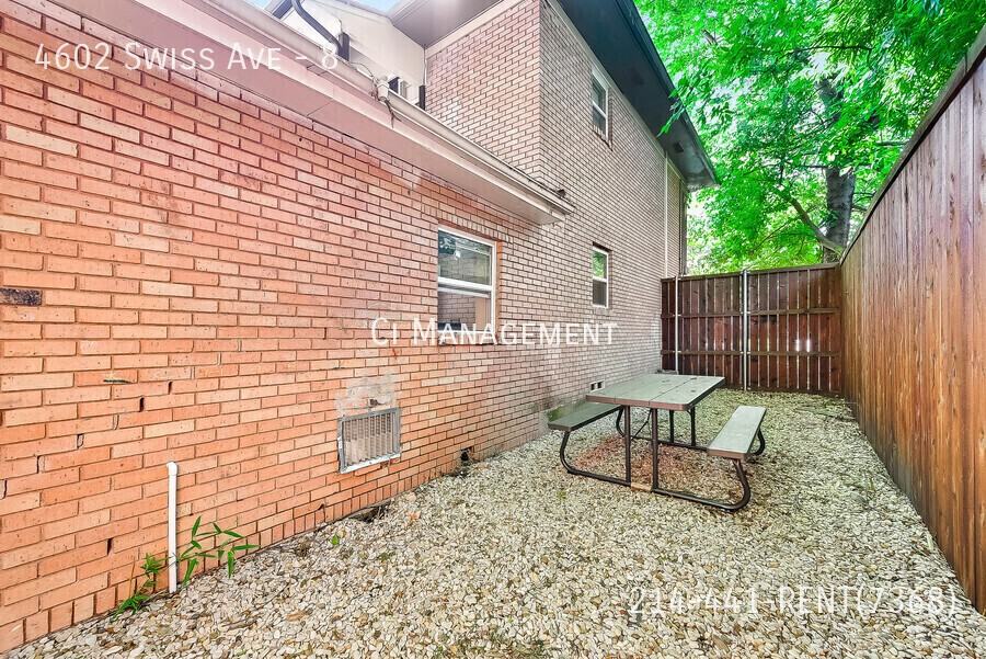 4602 Swiss Ave #8 - Photo 6 of 17