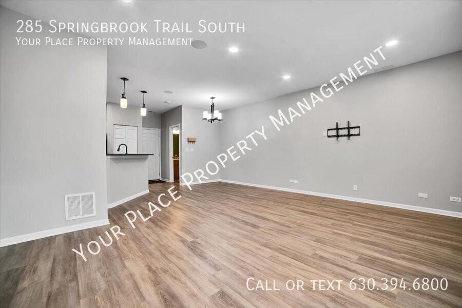 285 Springbrook Trl S - Photo 3 of 40