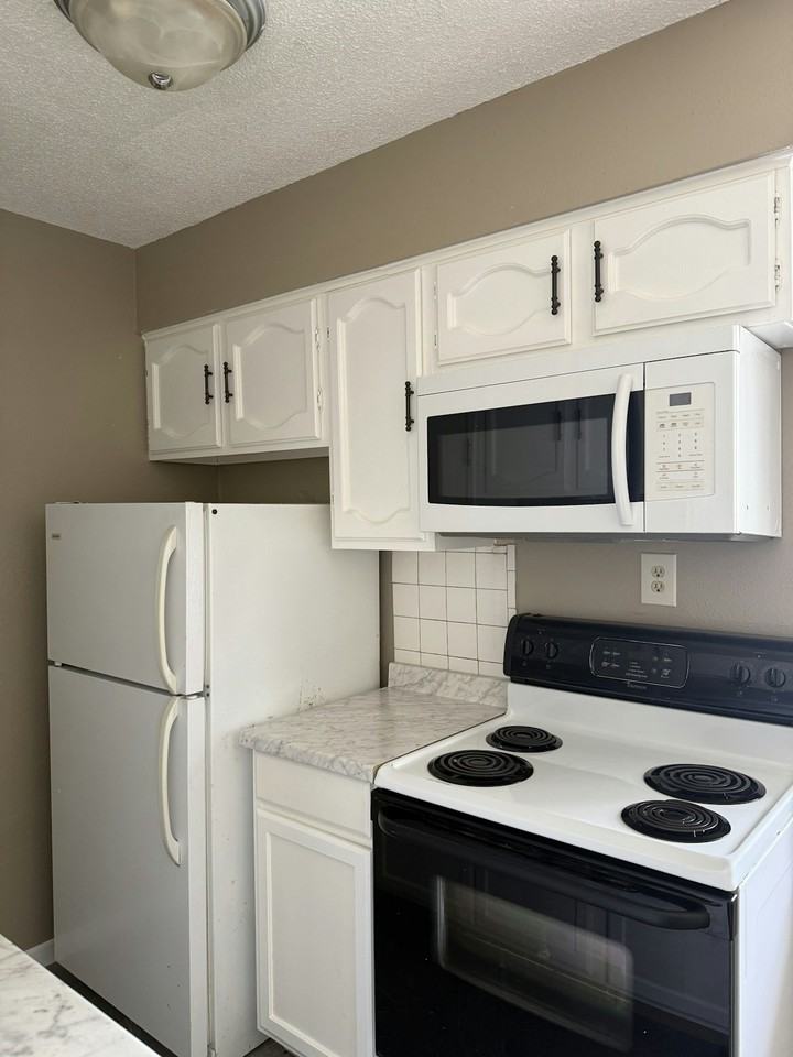 1690 Hofheinz Street, Unit A1 - Photo 3 of 5
