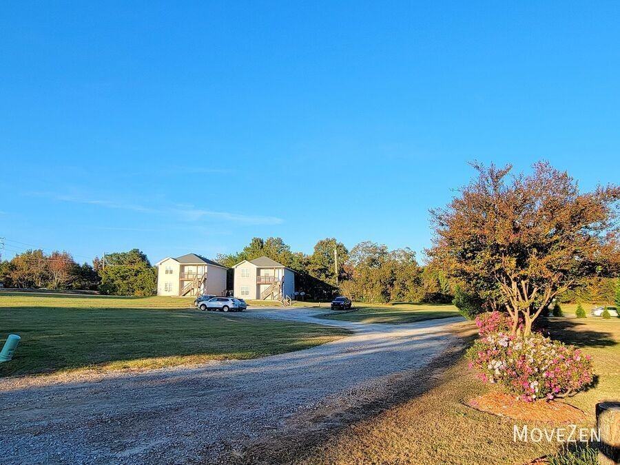 1076 Norris Rd - Photo 2 of 31