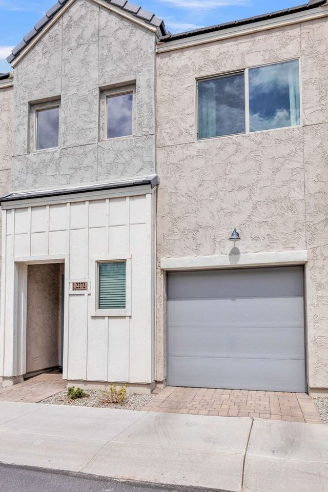 2272 W Harmont Dr - Photo 2 of 34