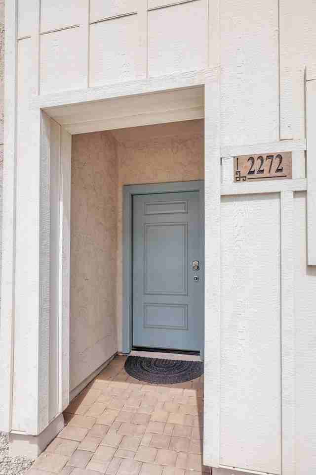 2272 W Harmont Dr - Photo 3 of 34
