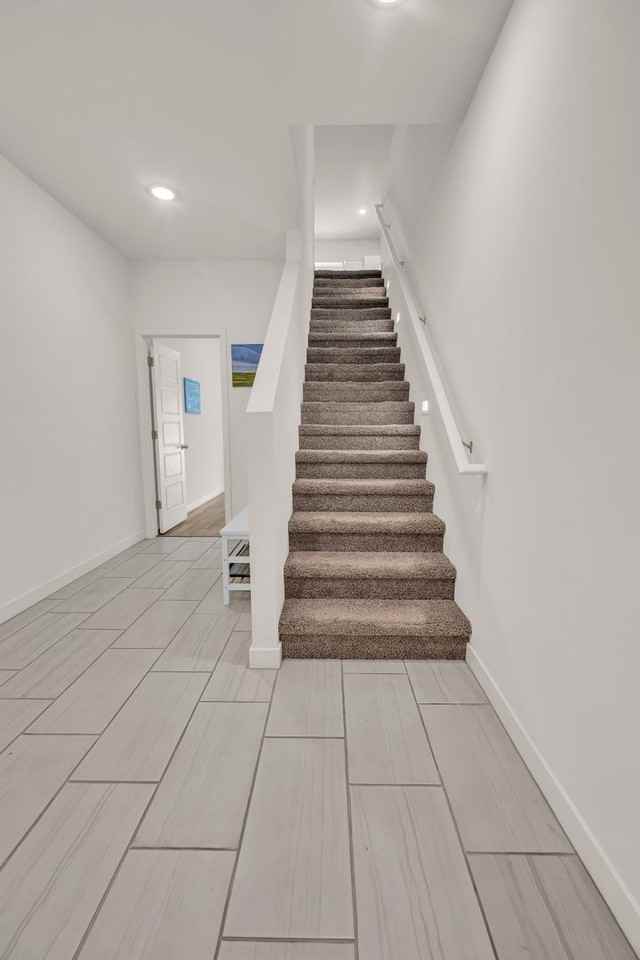 2272 W Harmont Dr - Photo 4 of 34