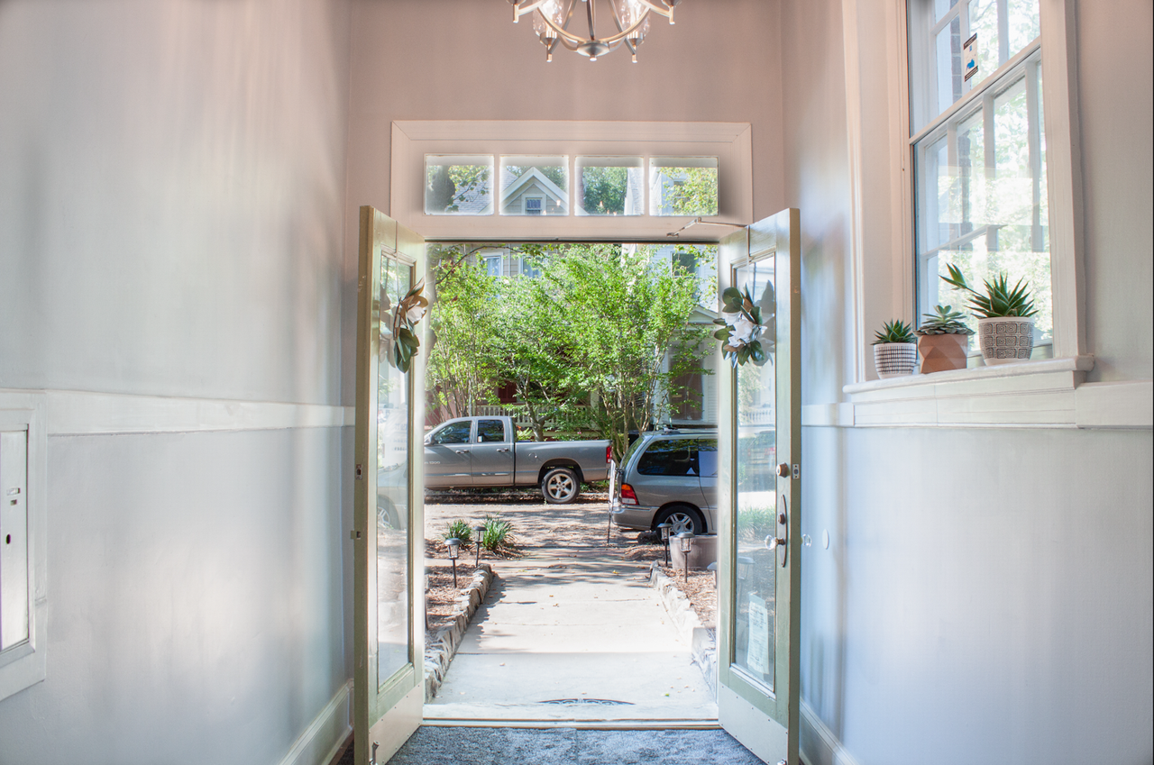 528 Hampton Place, Unit 3 - Photo 7 of 44