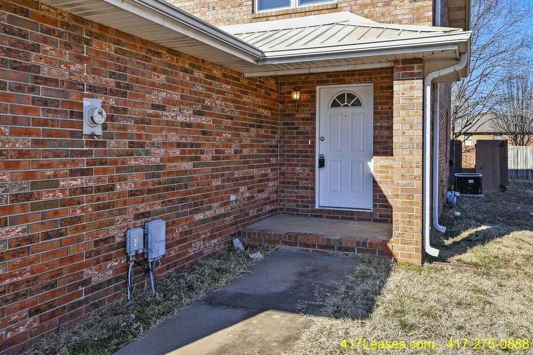1261 E Lakewood St #1 - Photo 4 of 45
