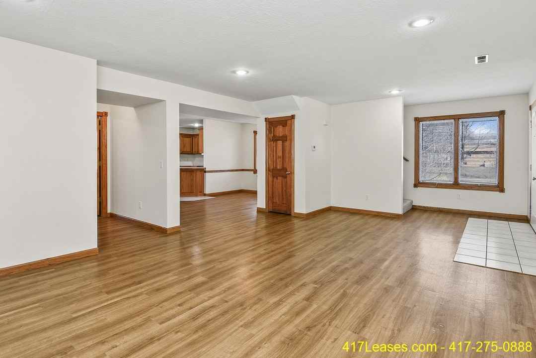 1261 E Lakewood St #1 - Photo 7 of 45