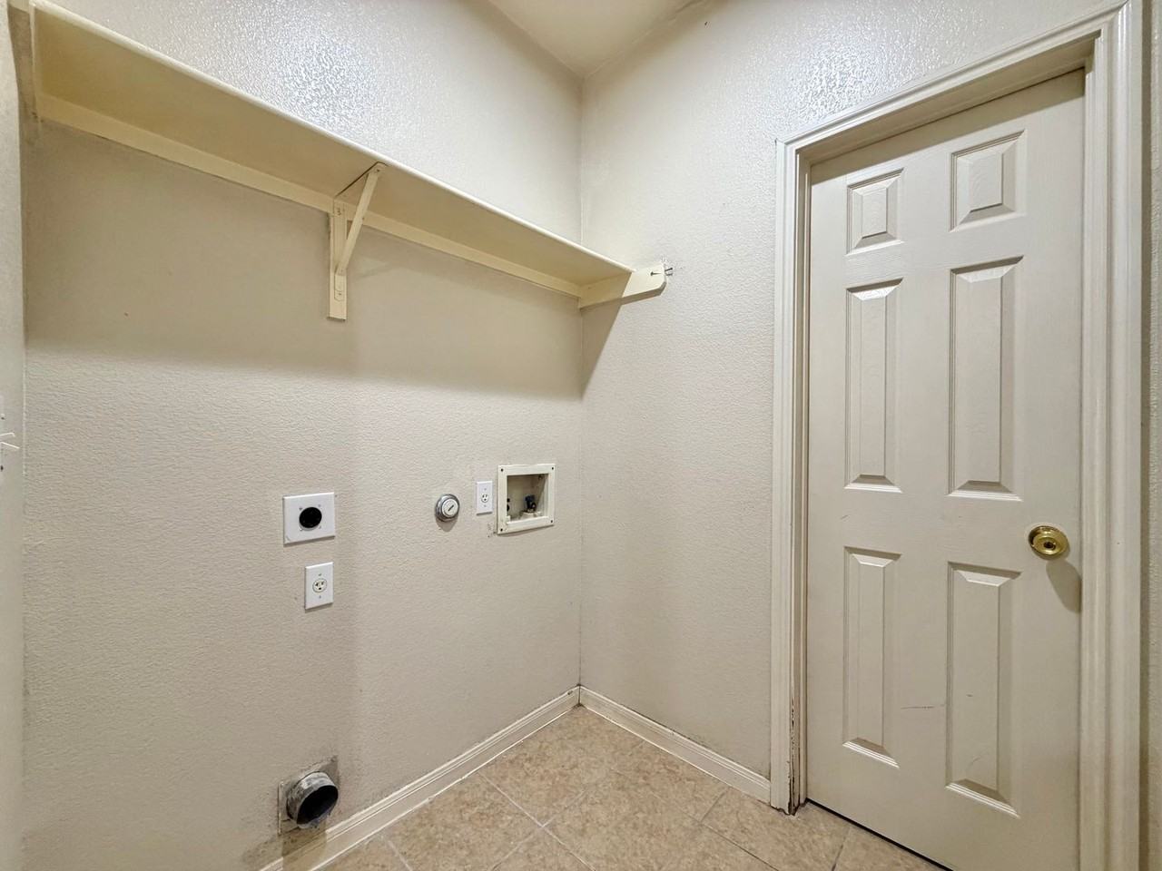 7002 Bennett Ave - Photo 7 of 18