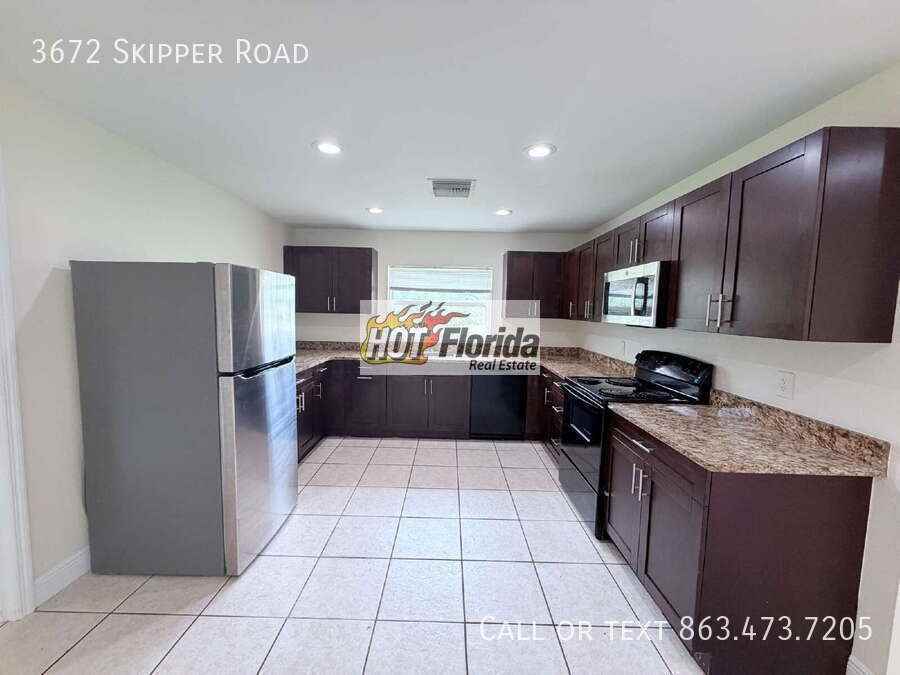 3672 Skipper Rd - Photo 5 of 20