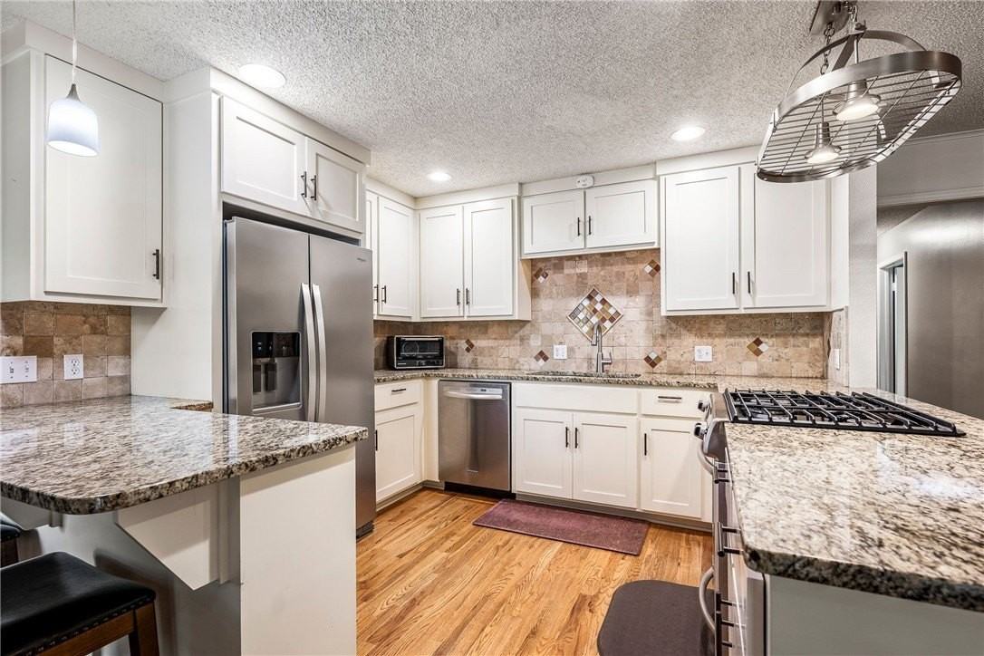 2917 N Mayberry Ln - Photo 2 of 17
