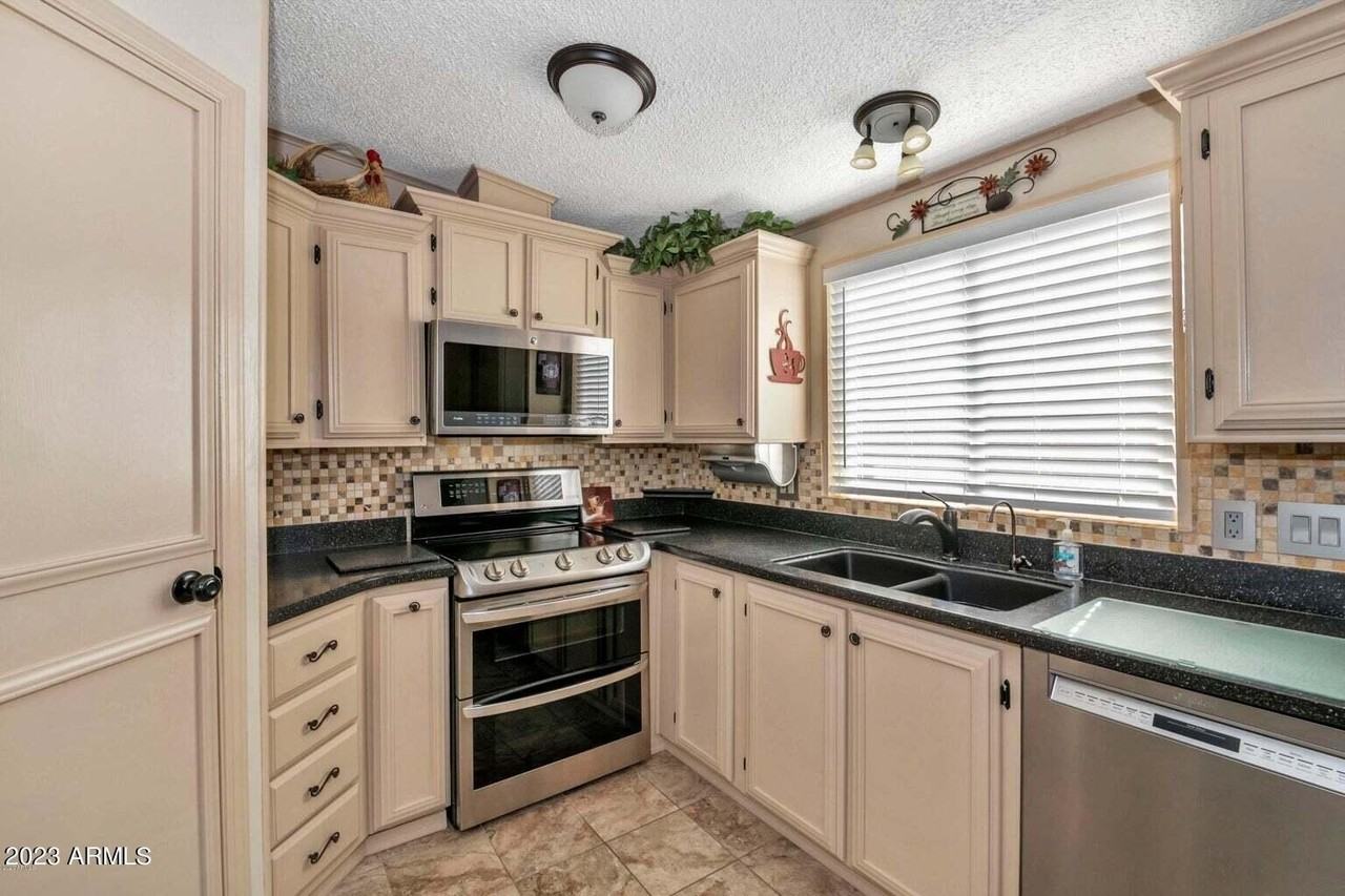 6242 S Cypress Point Dr - Photo 4 of 50