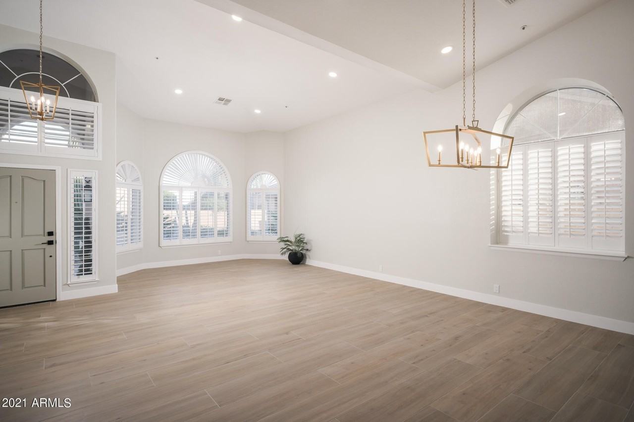 19330 N 88th Way - Photo 4 of 35