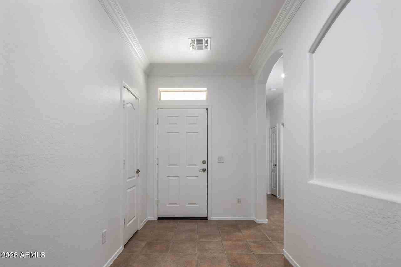 17862 W Caribbean Ln - Photo 3 of 29