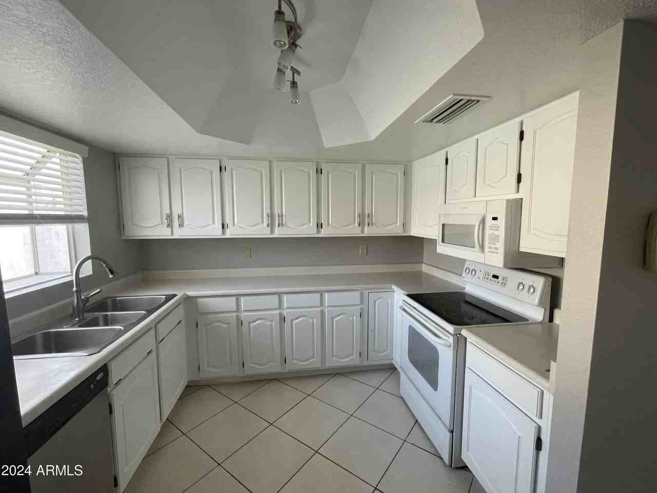 456 E Silver Creek Rd - Photo 5 of 24