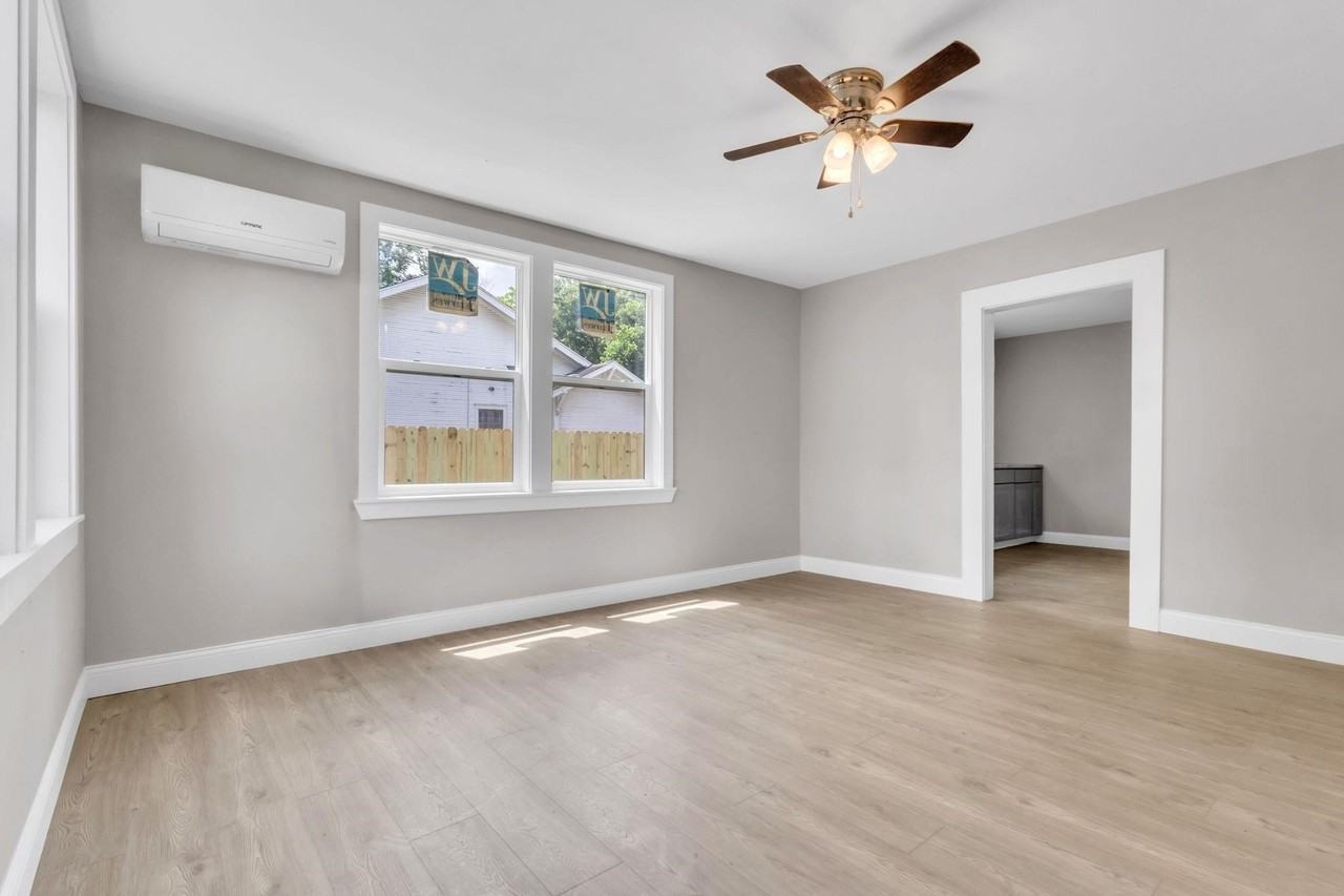 584 Anchor St - Photo 2 of 9