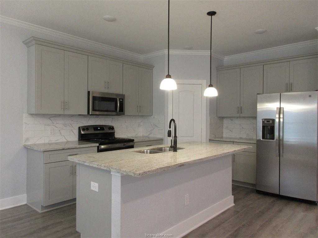 2104 Crescent Pointe Pkwy - Photo 4 of 17
