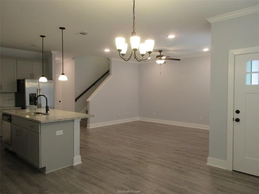 2104 Crescent Pointe Pkwy - Photo 5 of 17