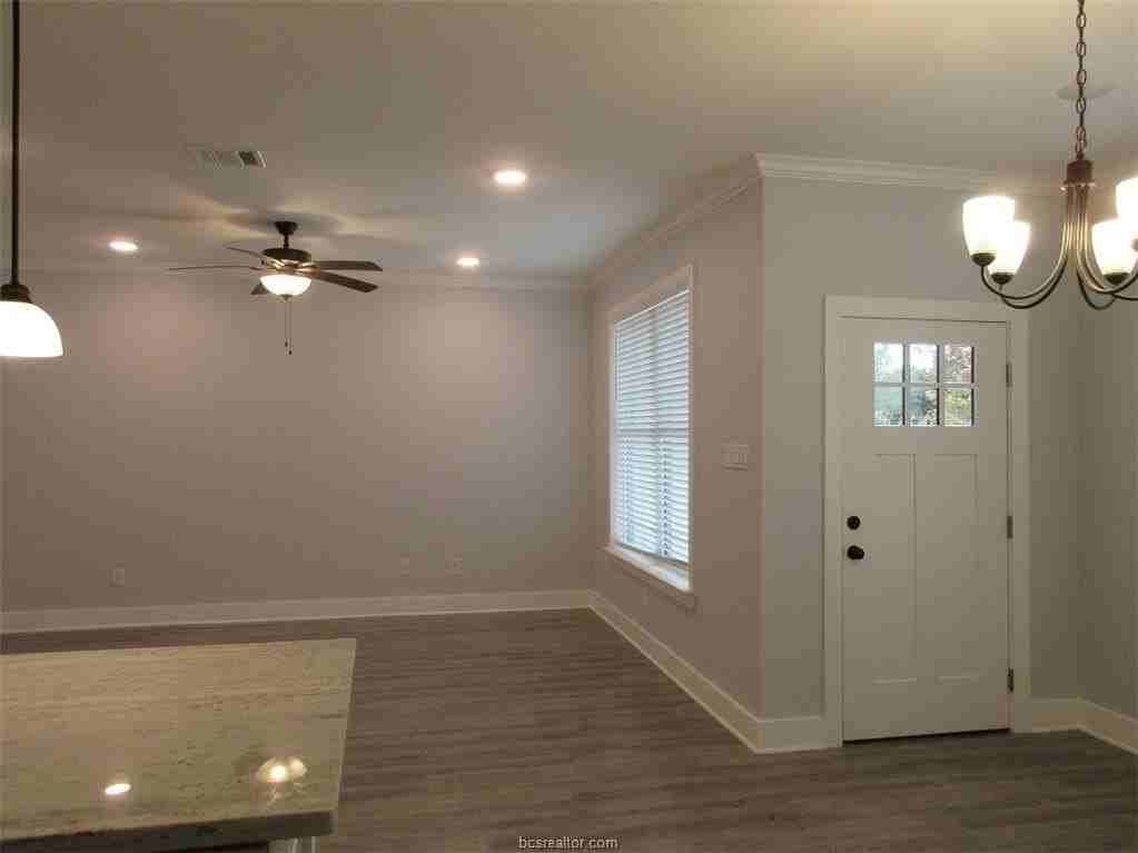 2104 Crescent Pointe Pkwy - Photo 6 of 17