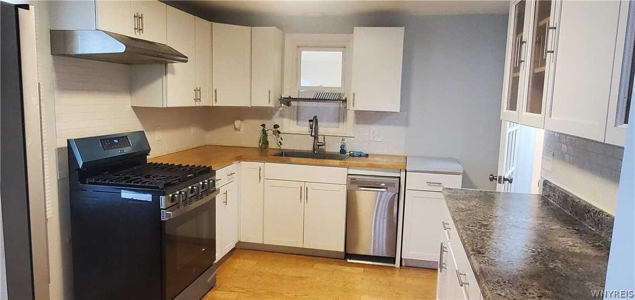 151 Lamson Rd - Photo 6 of 33