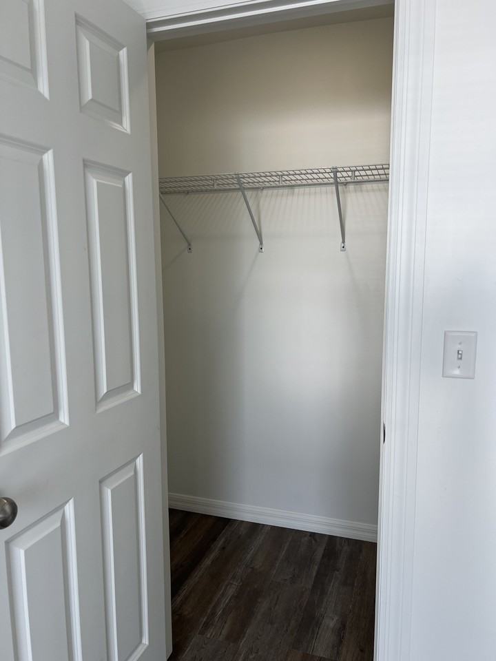 6196 Commerce Drive - Photo 6 of 7