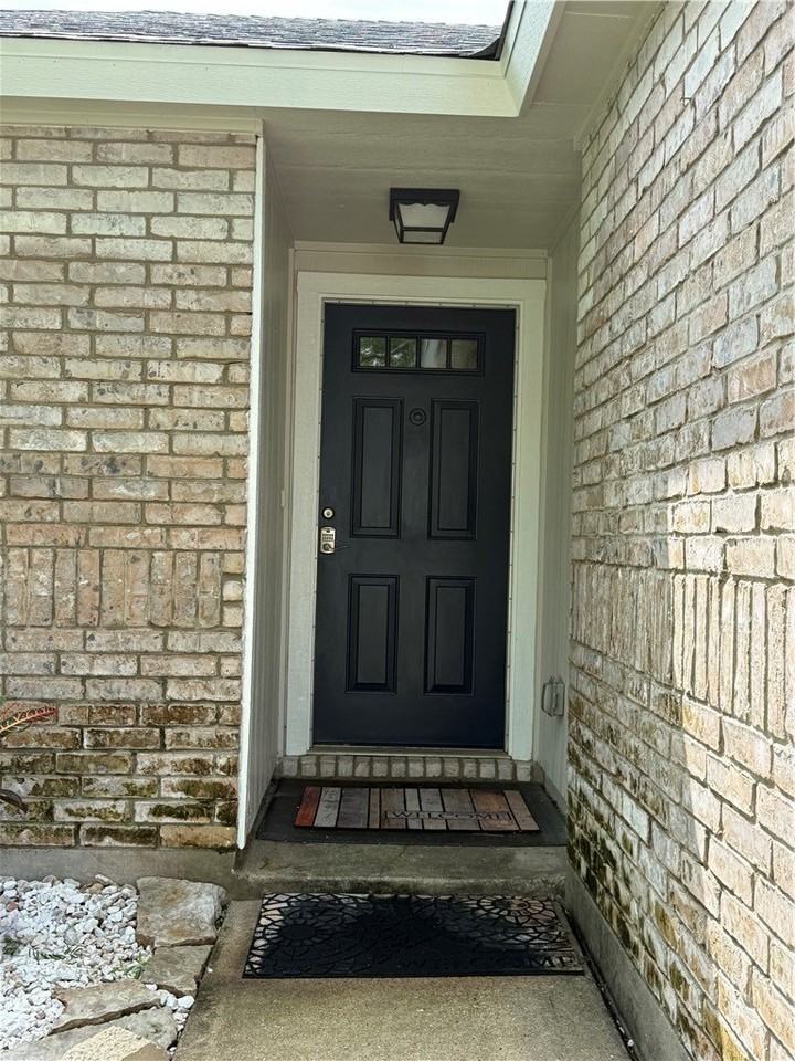 1013 Cupertino St - Photo 4 of 20