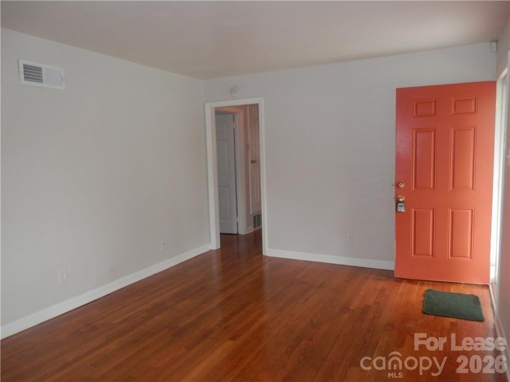 2827 Burbank Dr - Photo 3 of 20