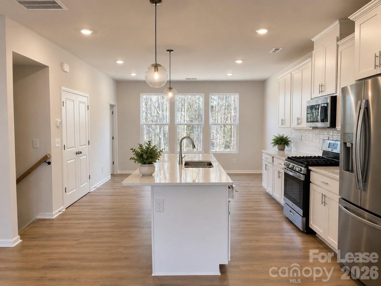 2332 Donnelly Hills Ln - Photo 4 of 12