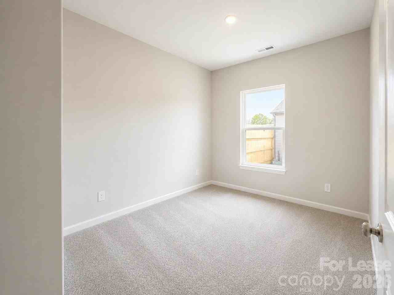 2332 Donnelly Hills Ln - Photo 7 of 12