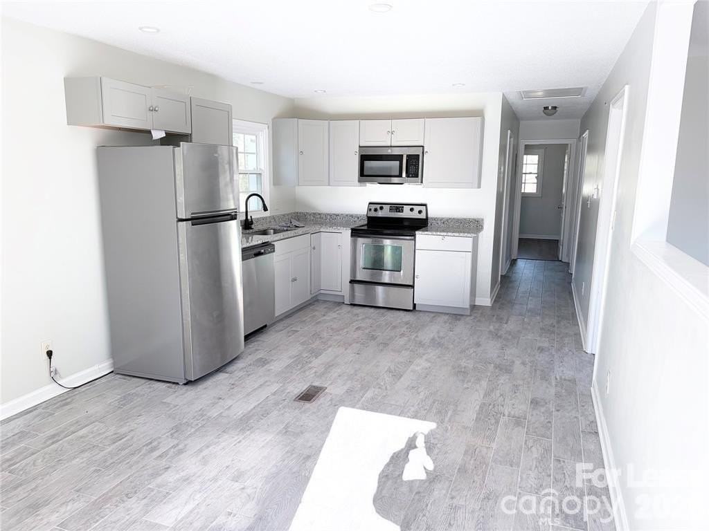 2567 Bob White Ln - Photo 5 of 10