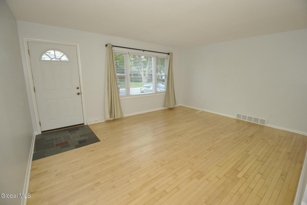 33A Ledgewood Dr #A - Photo 2 of 8