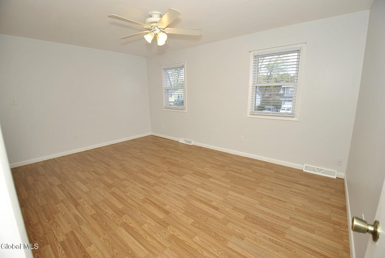 33A Ledgewood Dr #A - Photo 7 of 8
