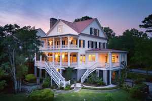 featured image of 221 King George St