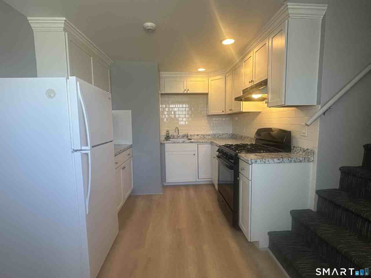 136 Mckinley Ave #2 - Photo 5 of 7