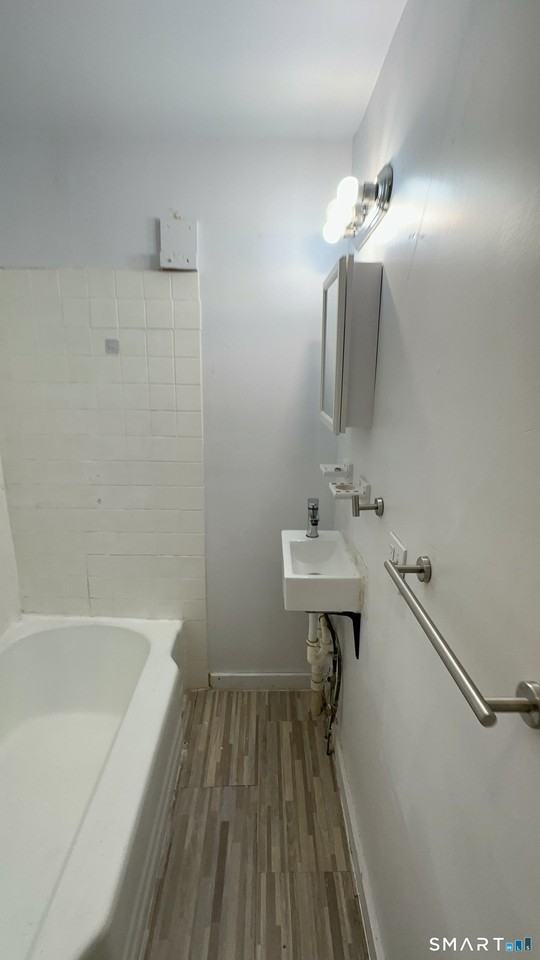 14 Lester St #2L - Photo 6 of 25