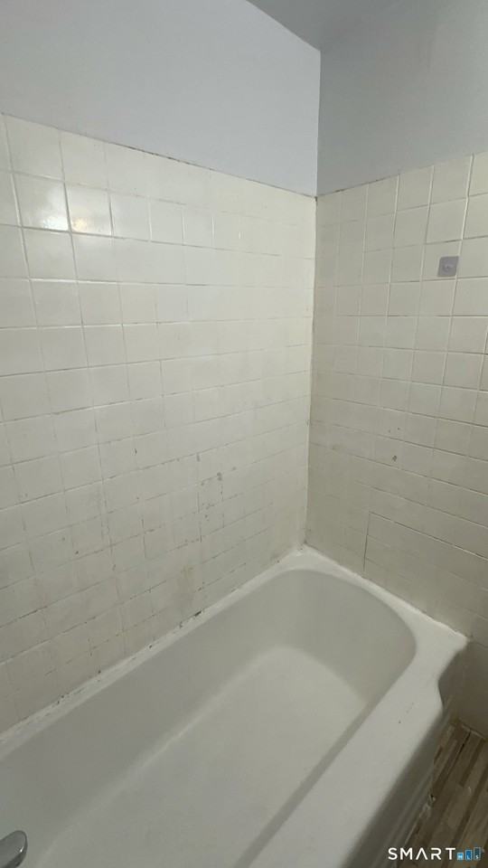 14 Lester St #2L - Photo 7 of 25