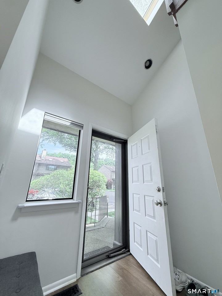 2289 Bedford St #D13 - Photo 6 of 37