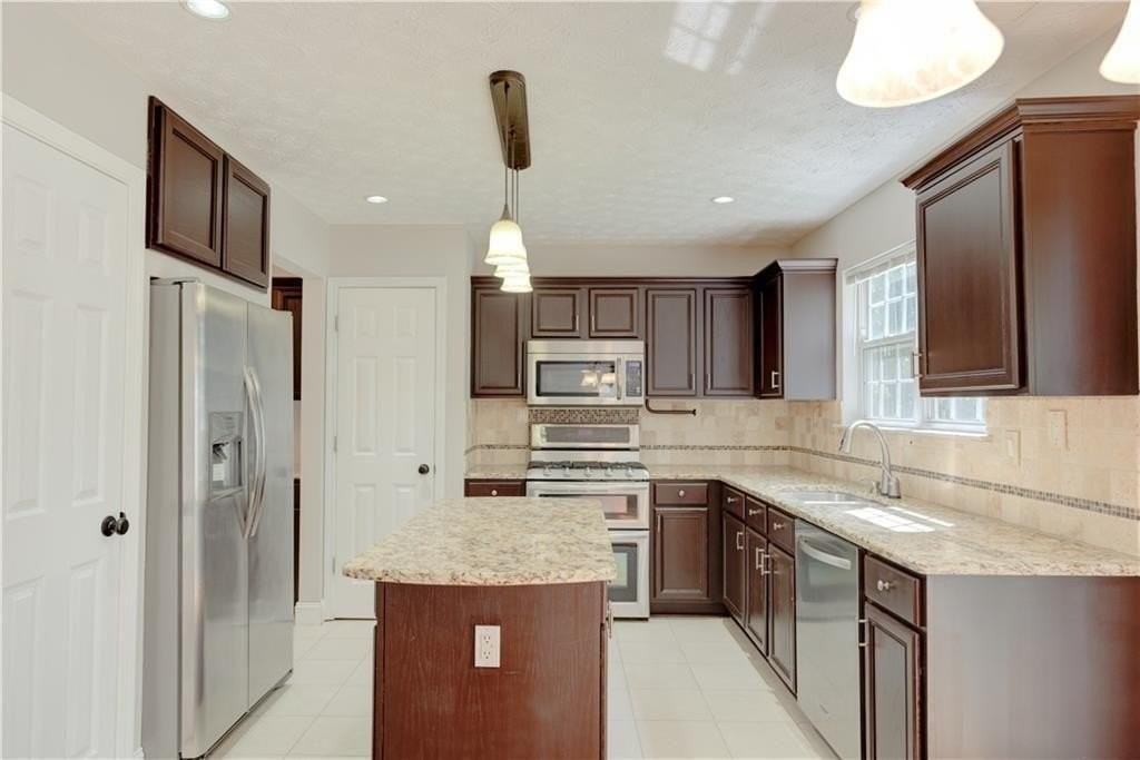 1795 Stoneoak Cir - Photo 5 of 14