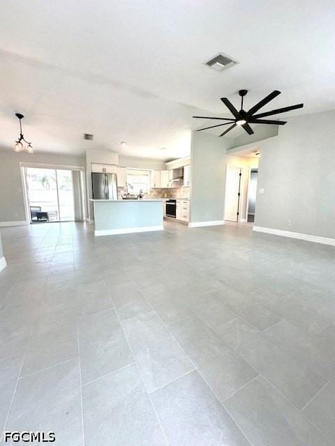 1314 Se 11th St - Photo 3 of 24