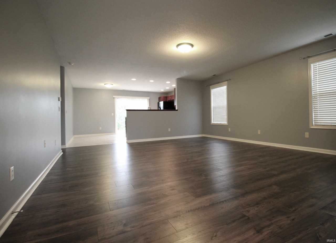 10153 Archstone Cv - Photo 4 of 16