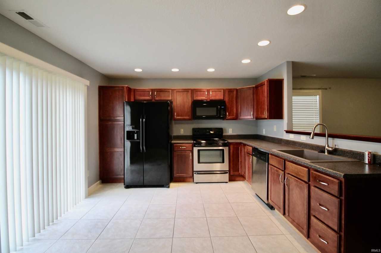 10153 Archstone Cv - Photo 7 of 16