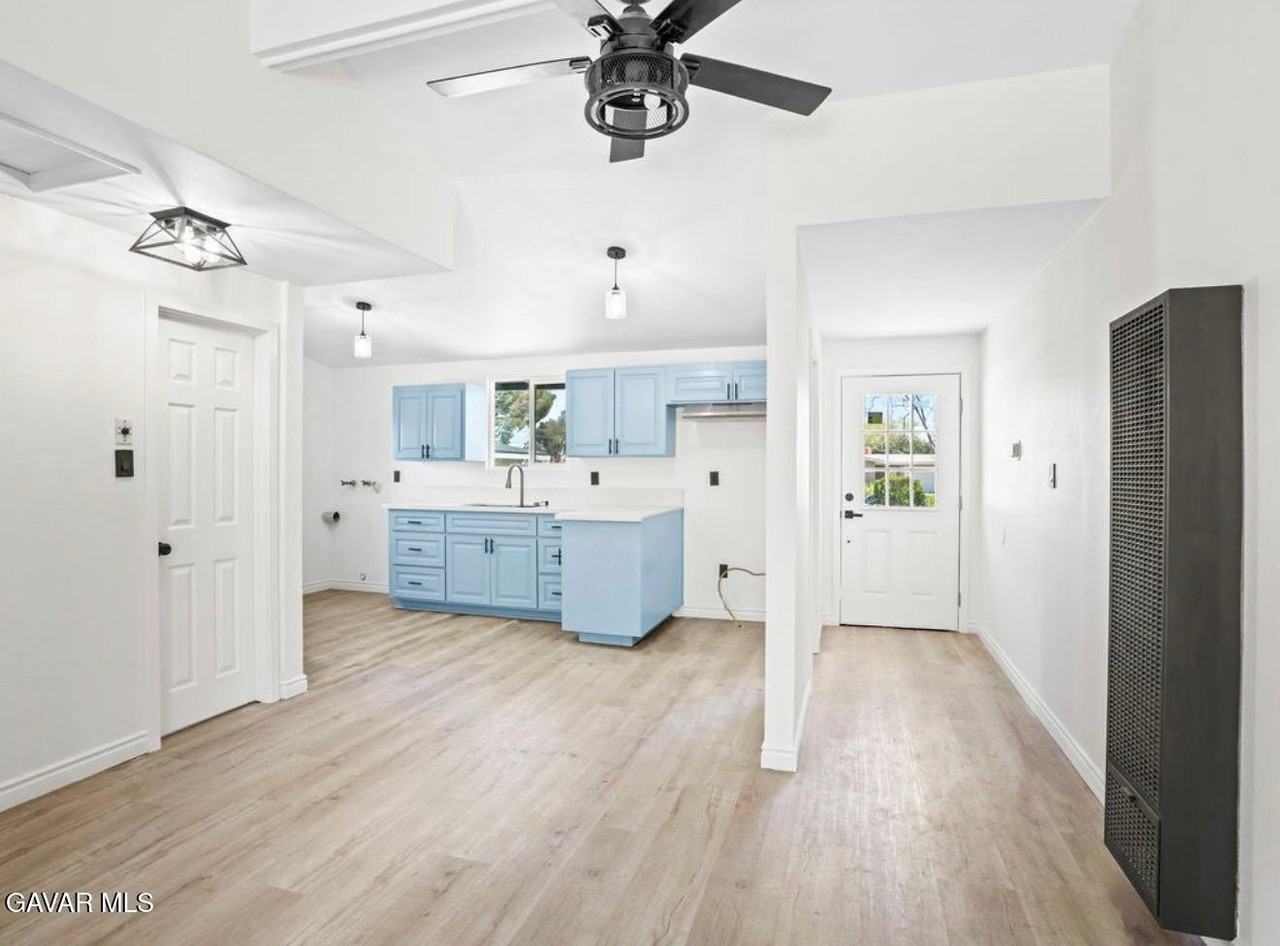 44715 Gingham Ave - Photo 4 of 20