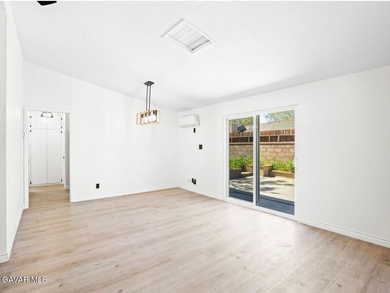 44715 Gingham Ave - Photo 6 of 20