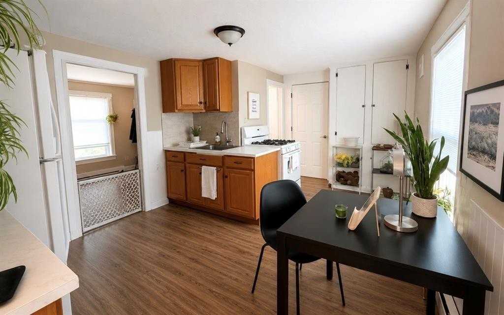 143 Harrison St #2 - Photo 4 of 11